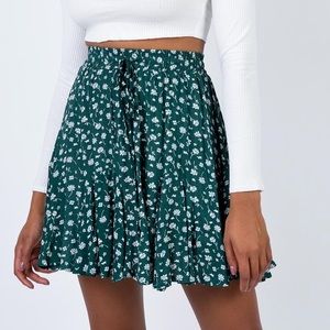 Ditsy floral mini skirt ✨